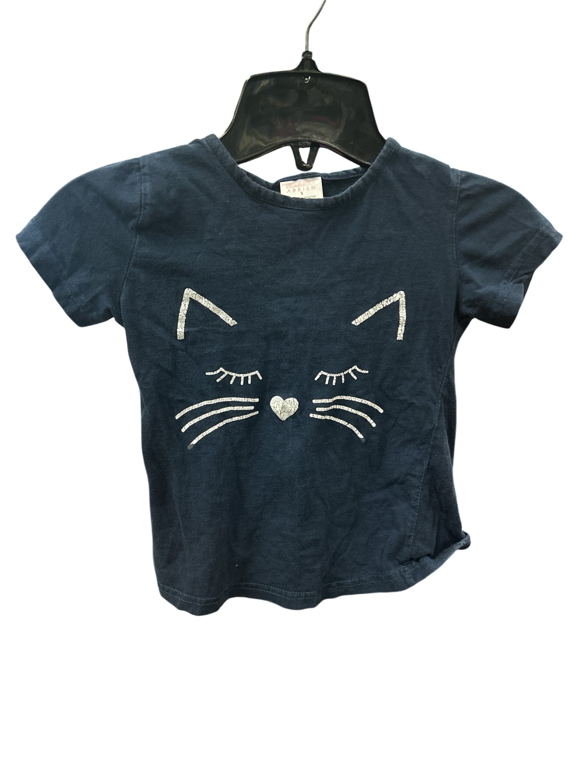 Kids size 5 shirt