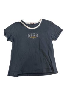 Men’s Nike shirt size Medium