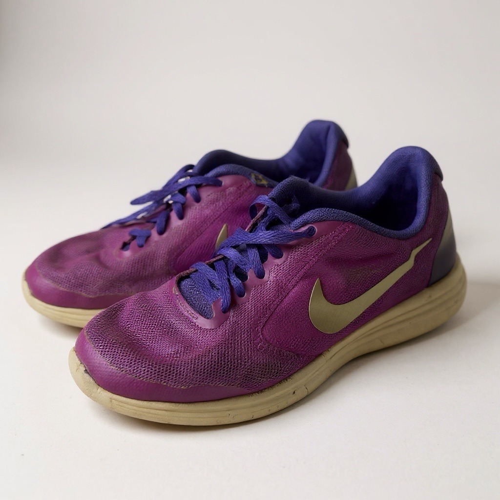 Girls size 5Y Runners