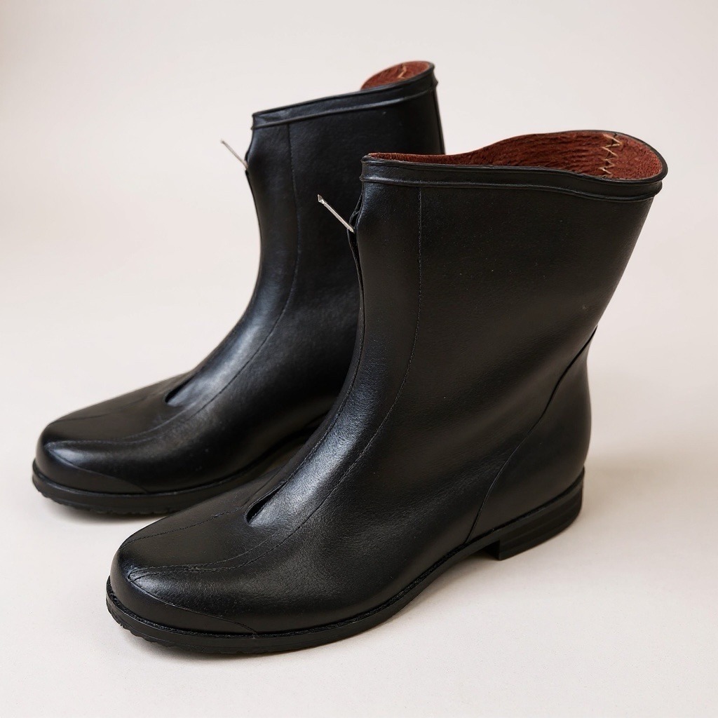 Mens size 12 Rubber Boots