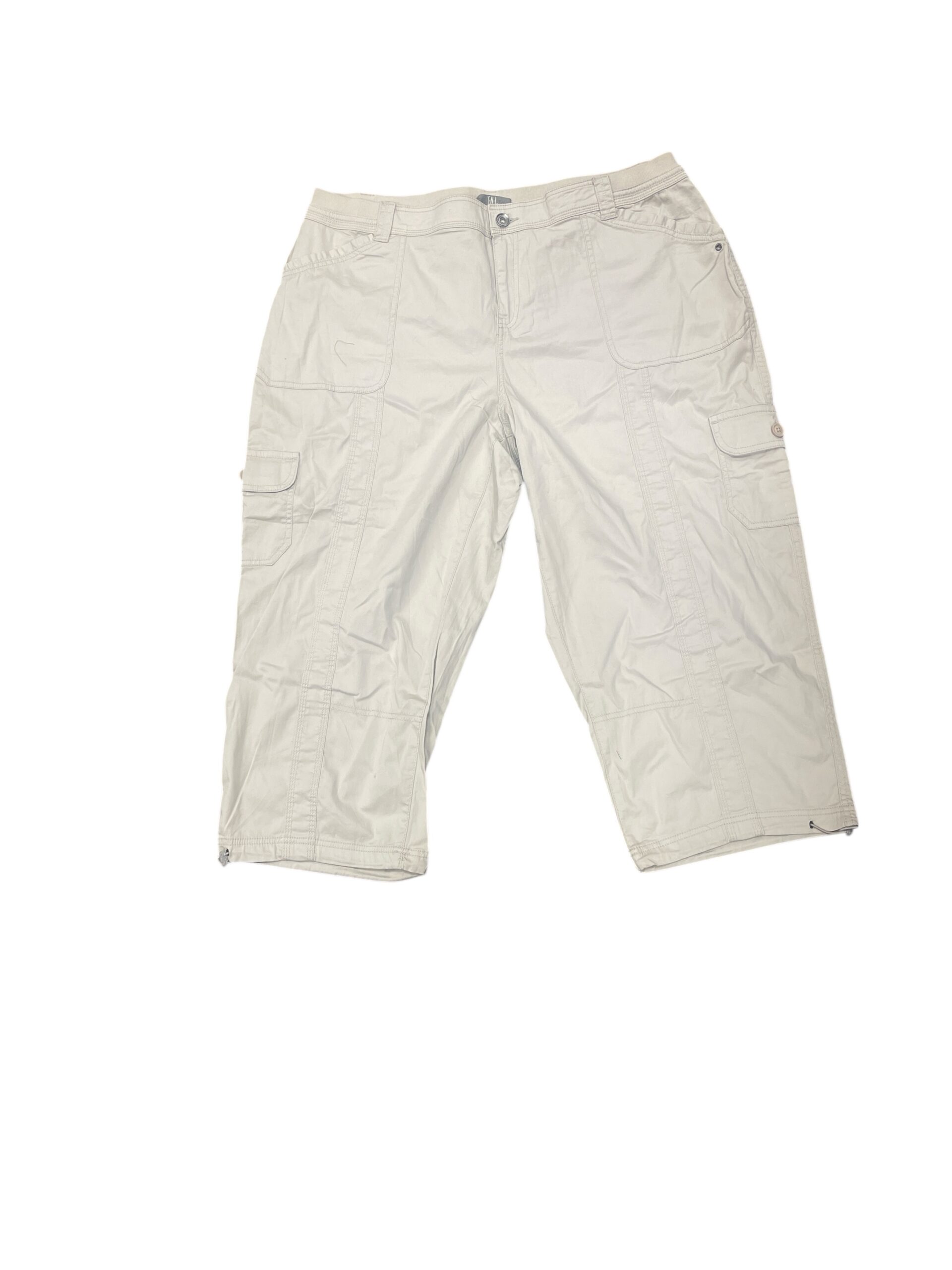 Woman’s Large Capris pants NWT