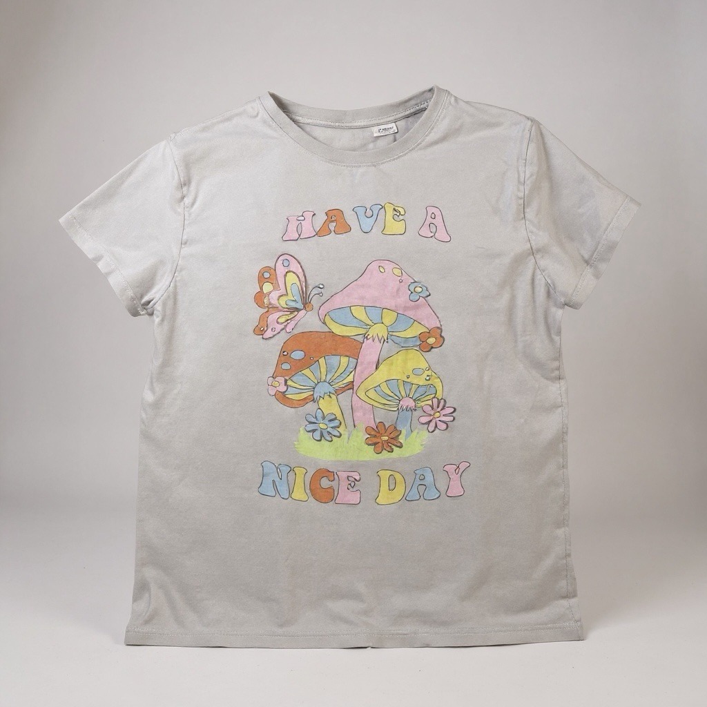 Womens SMall Streetwear Society Tee