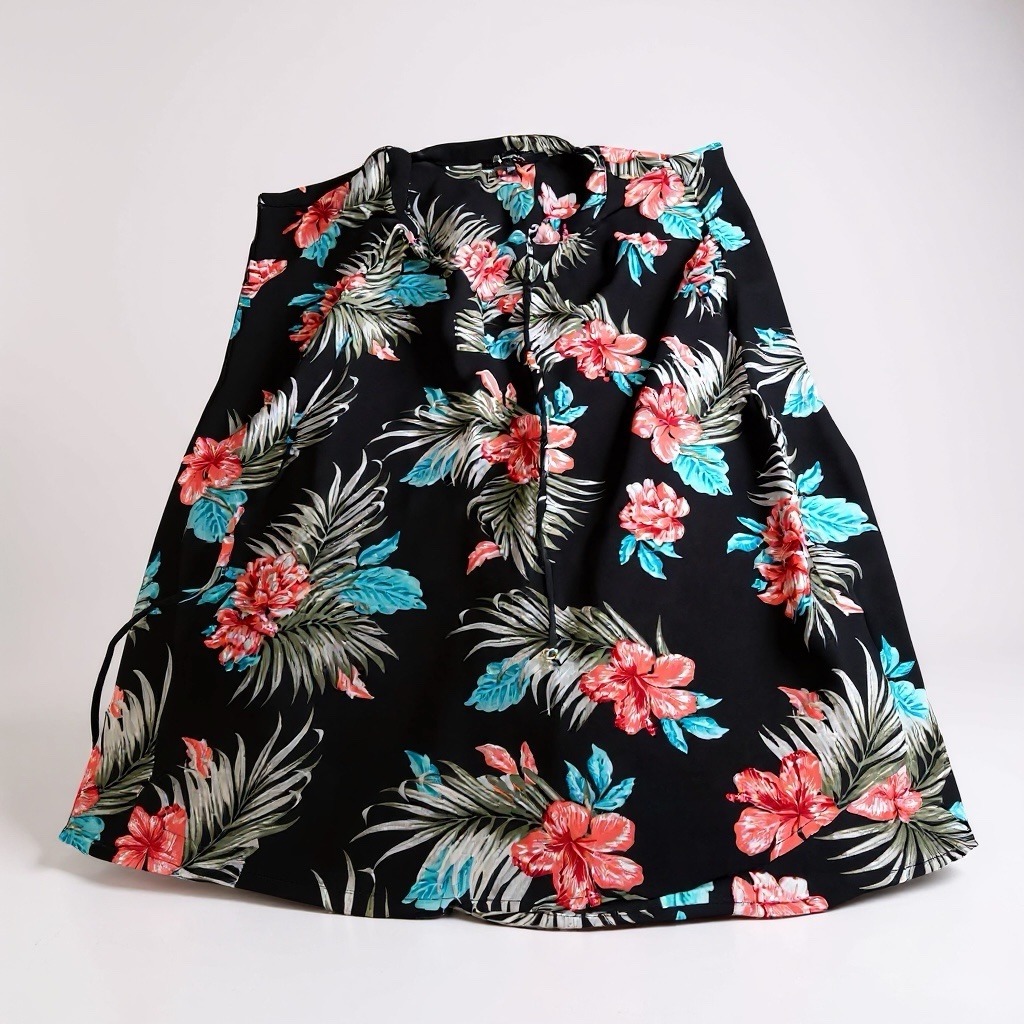 Womens MED floral Top