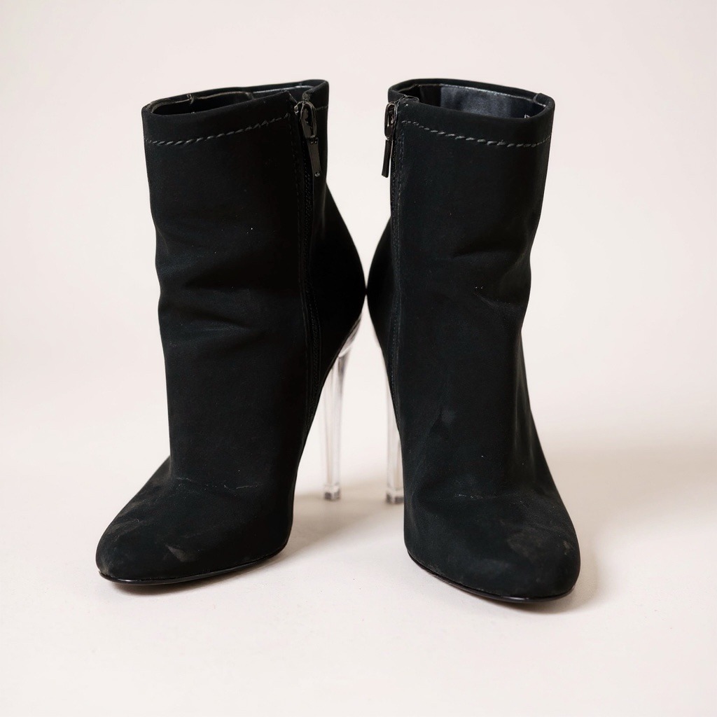 Womens size 7 Boots
