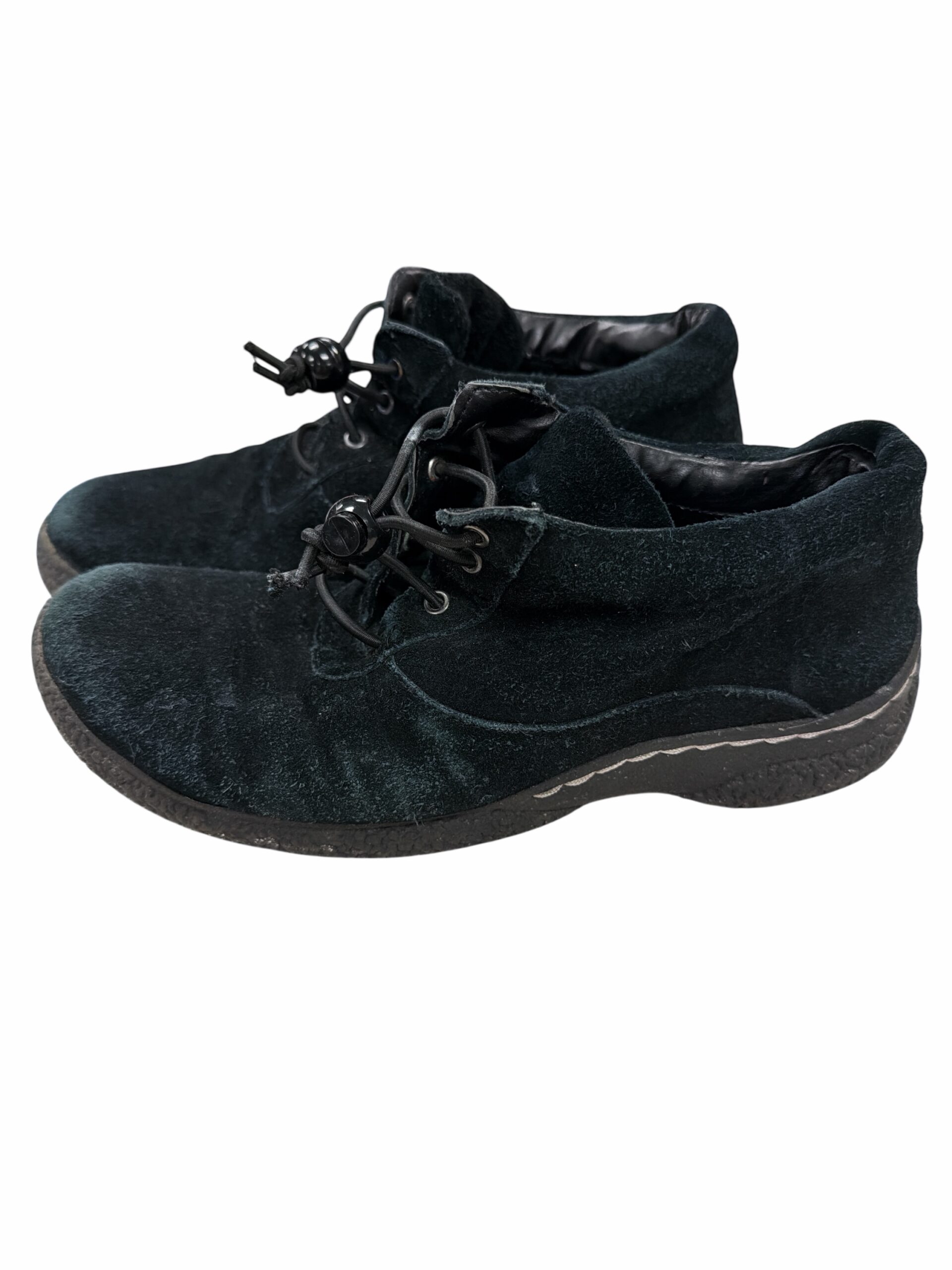 Womens size 8 Suede Shoes